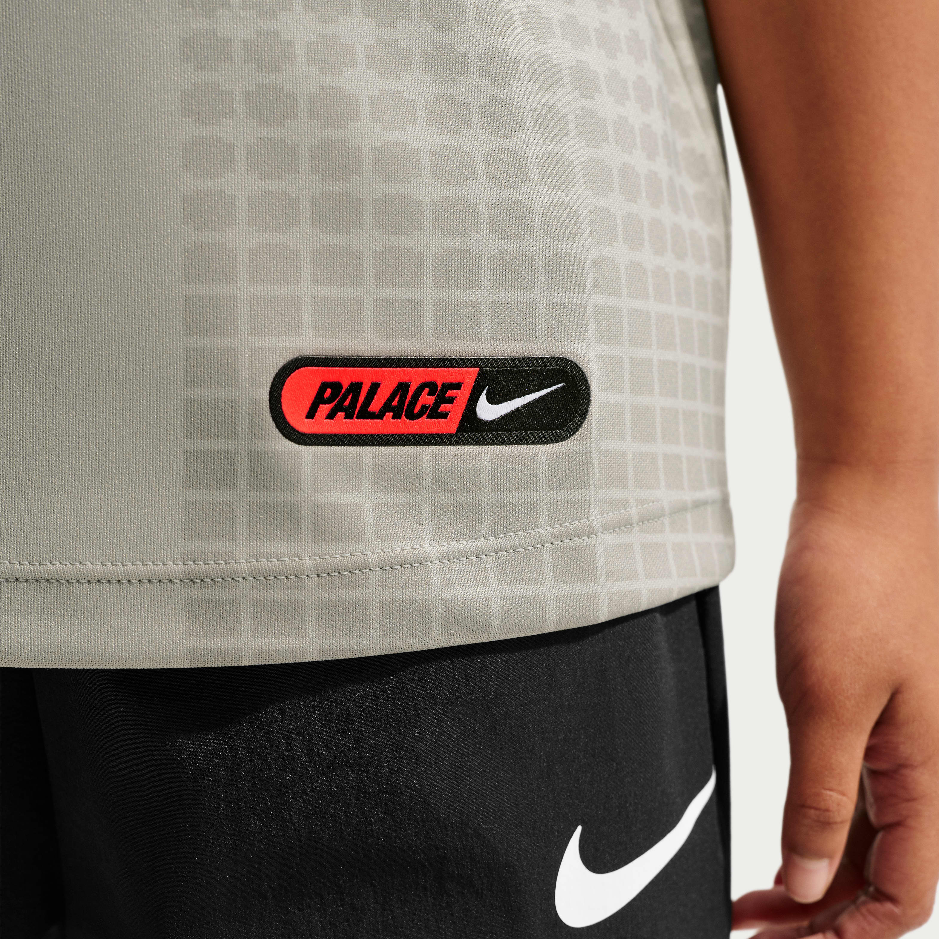 Nike England x Palace Little Kids' Short-Sleeve Soccer Top | The